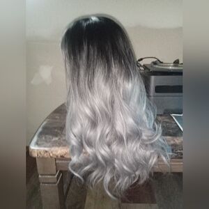 Elegant Ombre Gray Synthetic Wig 22 Inches